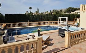 Luxury Villa - Pool, Hot Tub, Aircon, Tvs, Home Cinema, Office, Gbit Internet, Sports Equipment